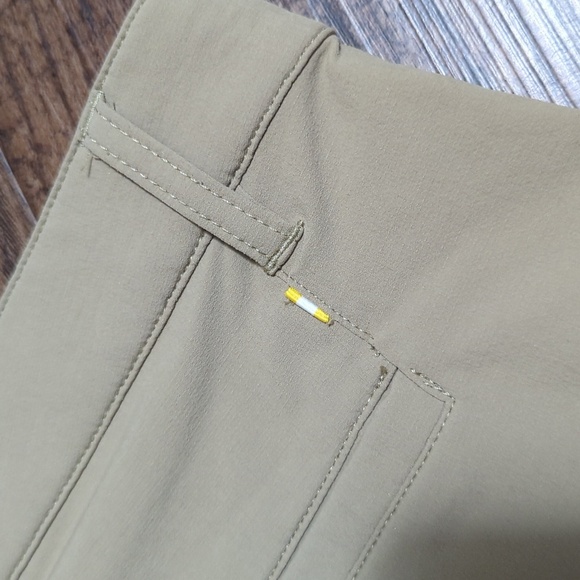 Olivers Apparel Capital Flat Front Performance Shorts Size 33x8" in Khaki Tan - Picture 3 of 7